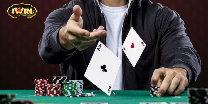 Chiến thuật "Bẫy đối thủ" (Bluffing)