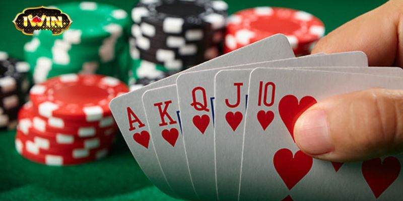 Poker là gì và những yếu tố ảnh hưởng đến chiến lược